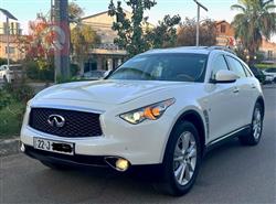 Infiniti QX70